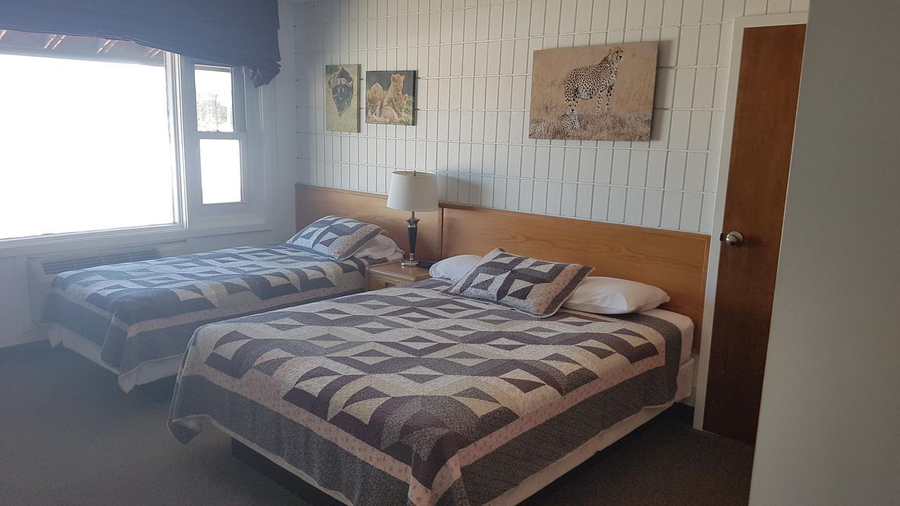 Pinawa Motel Zewnętrze zdjęcie