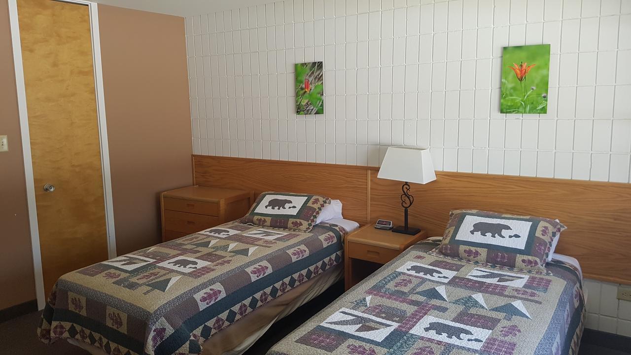 Pinawa Motel Zewnętrze zdjęcie