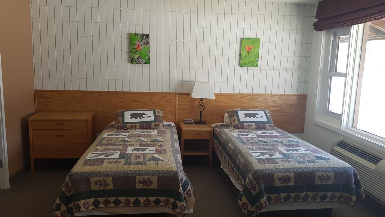 Pinawa Motel Zewnętrze zdjęcie