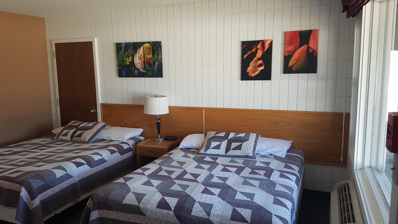 Pinawa Motel Zewnętrze zdjęcie