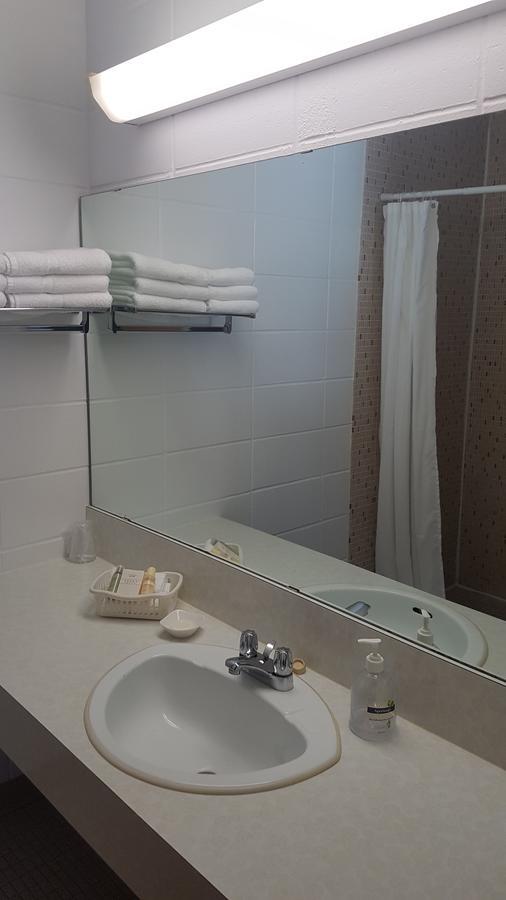 Pinawa Motel Zewnętrze zdjęcie