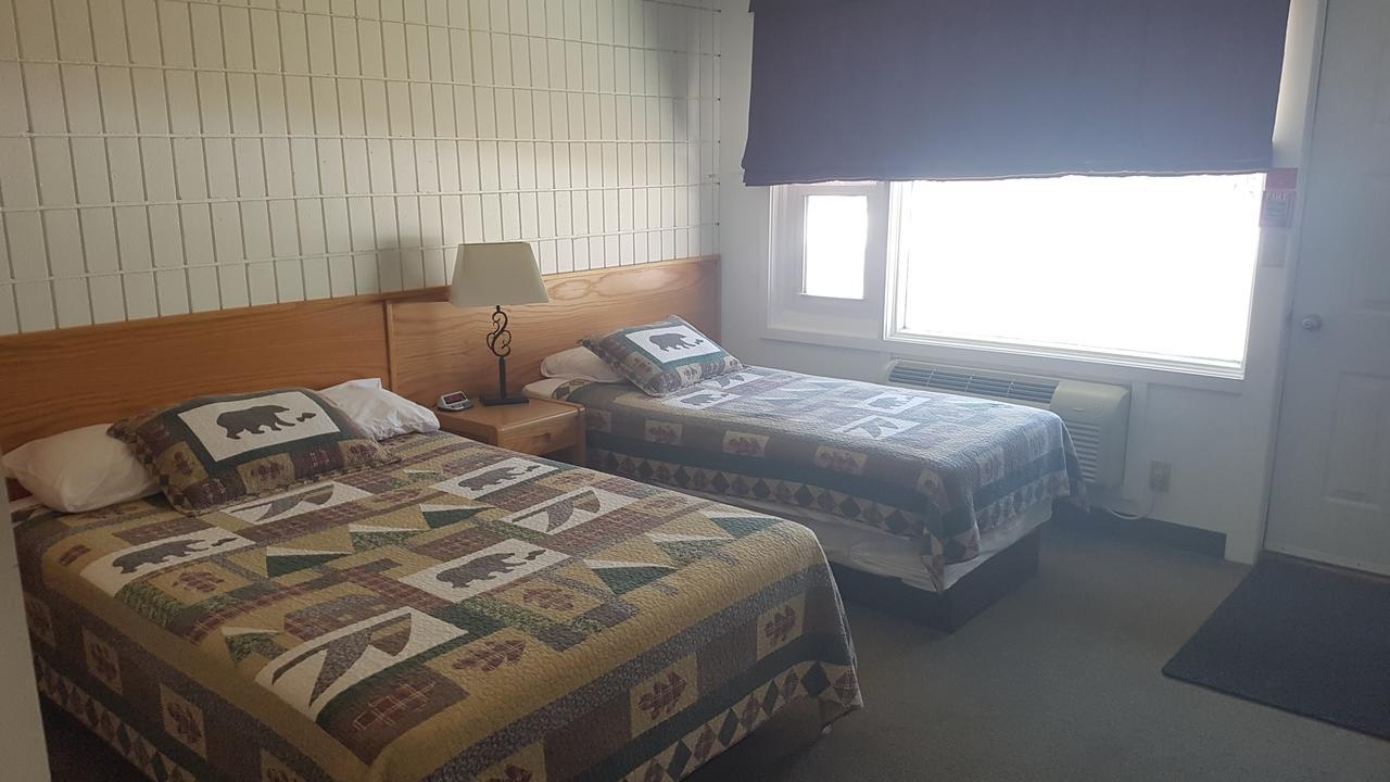 Pinawa Motel Zewnętrze zdjęcie