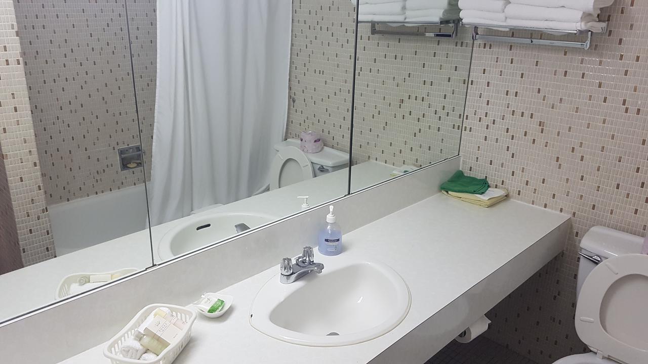 Pinawa Motel Zewnętrze zdjęcie