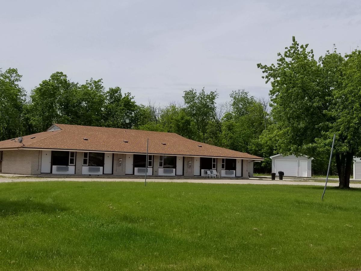 Pinawa Motel Zewnętrze zdjęcie