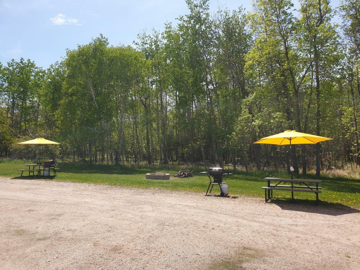 Pinawa Motel Zewnętrze zdjęcie